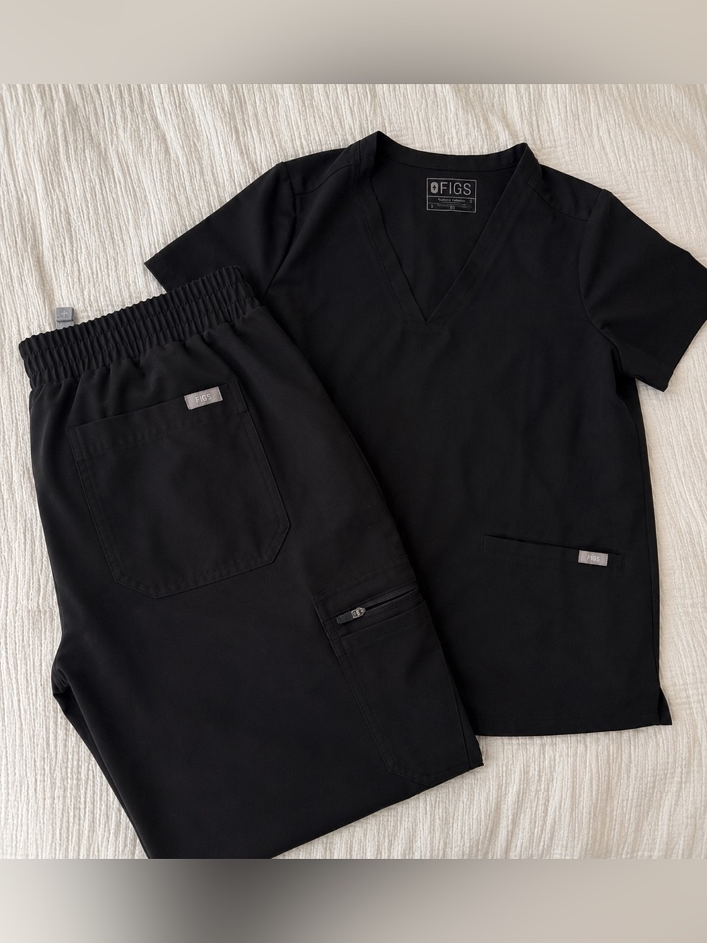 Figs Black Short Sleeve V-Neck Scrub Top and pants set